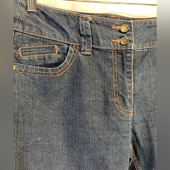 VINTAGE Contrast High Rise Flared Jeans - Picture 3 of 10